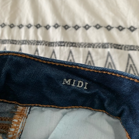 American Eagle Distressed Jean Shorts - Size 0 - Picture 4 of 5